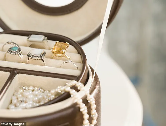 Travelers Urged to Reconsider Bringing Jewelry Amid Rising Risks of Loss and Damage