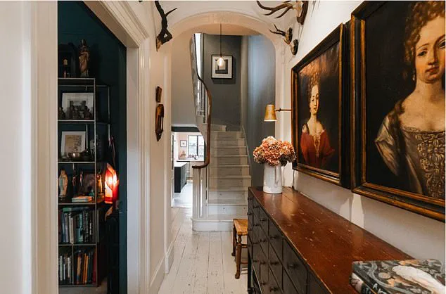 Leicester Homeowner's Black Paint Job Sparks Online Debate Over Architectural Choice