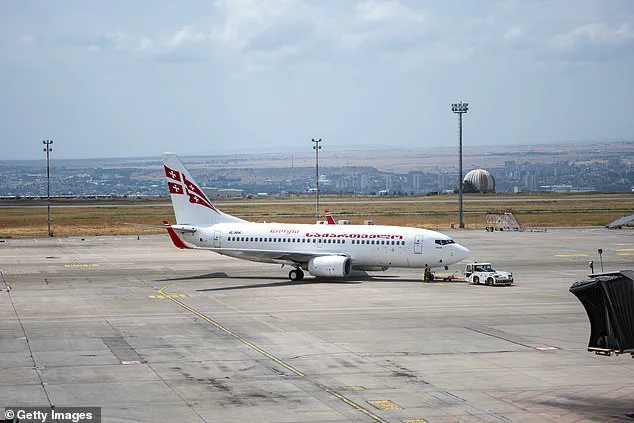 Clapping After Landings Sparks Cultural Debate Over Public Behavior and Airline Policies