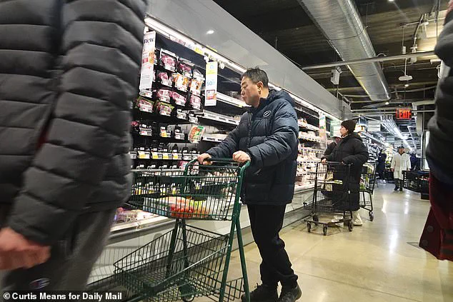 Grocery Store Chaos Erupts in New York City as Winter Storm Fern Sparks Survival Frenzy
