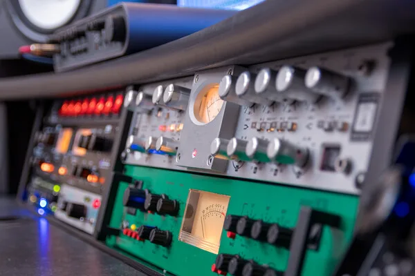 Iran Activates Coded Radio Network for Covert Communication with Allies