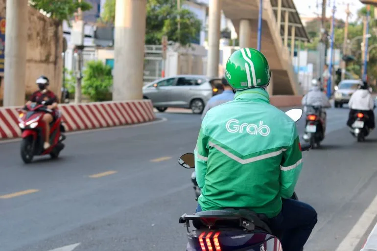 Vietnam's Gig Workers Battle Fuel Crisis Amid Iran-led Blockade