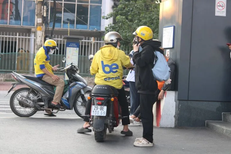 Vietnam's Gig Workers Battle Fuel Crisis Amid Iran-led Blockade