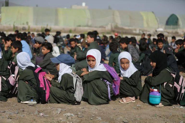 Yemeni Teachers Juggle Multiple Jobs Amid Collapsing Salaries and Rising Protests