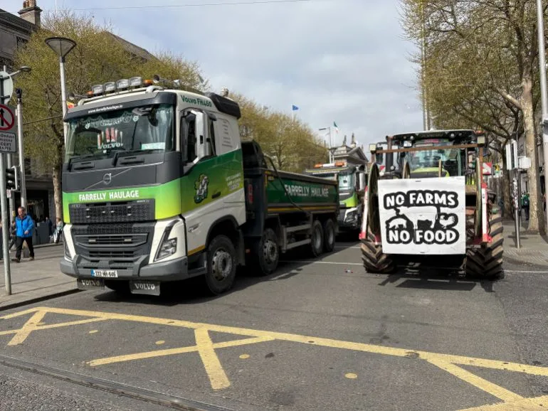 Irish fuel protests escalate into insurrection