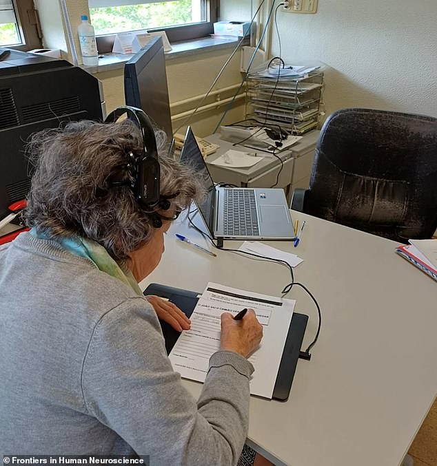 Slow handwriting during dictation tasks may signal early dementia warning.