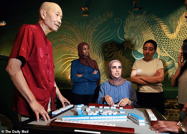 Mahjong Resurgence Draws Celebrities and Families Across the Nation